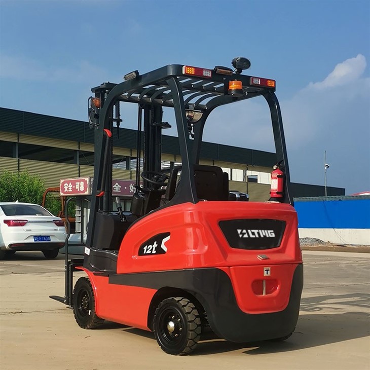 4 wheel electric forklift