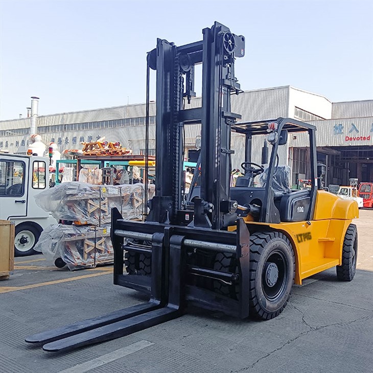 mast of the 10 ton forklift