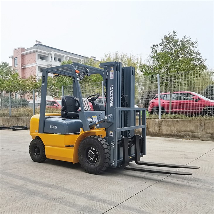 compact forklift trucks