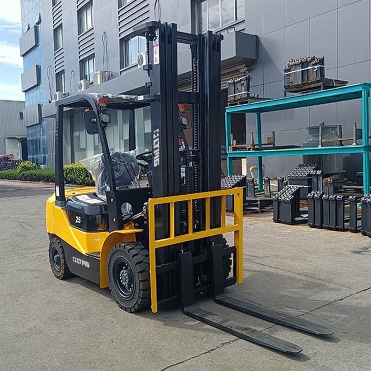 Small Diesel Forklift