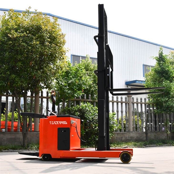 reach lift truck