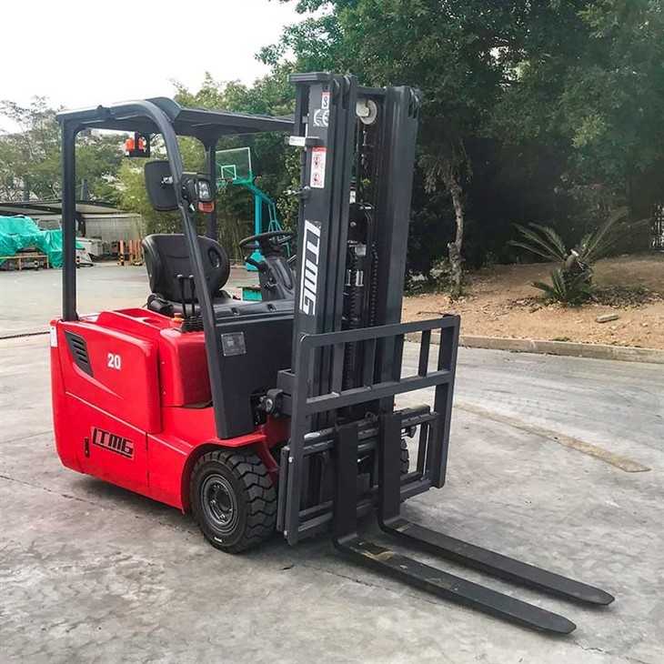 electric powered forklift