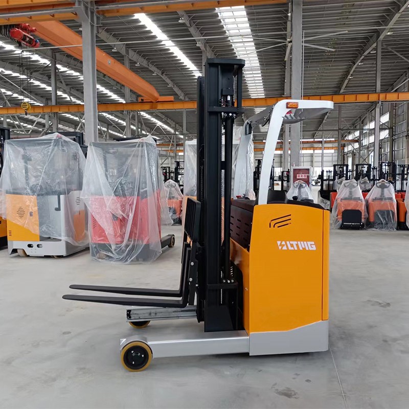 15002000 kg reach truck