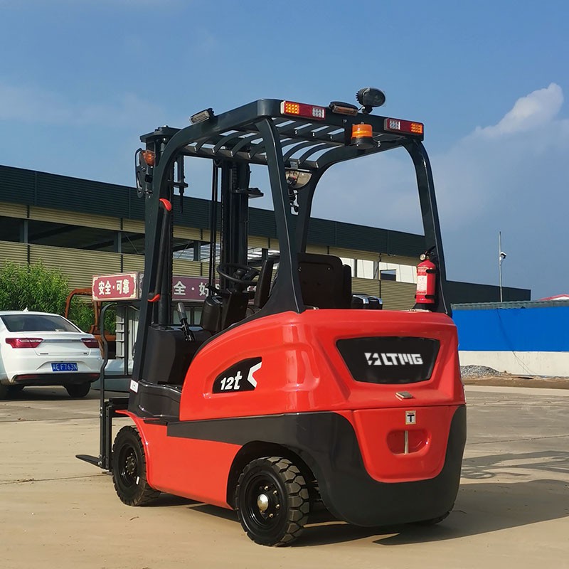 4 wheel electric forklift