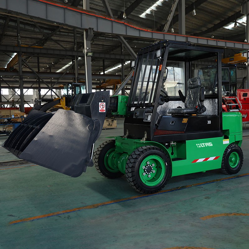 telescopic reach forklift