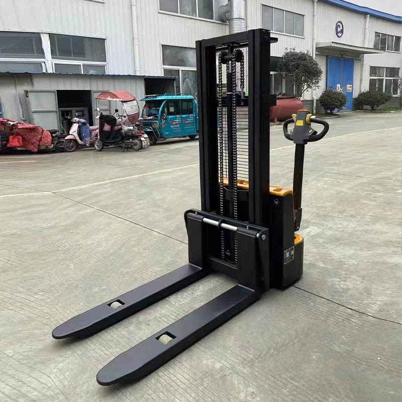 electric stacker trucks