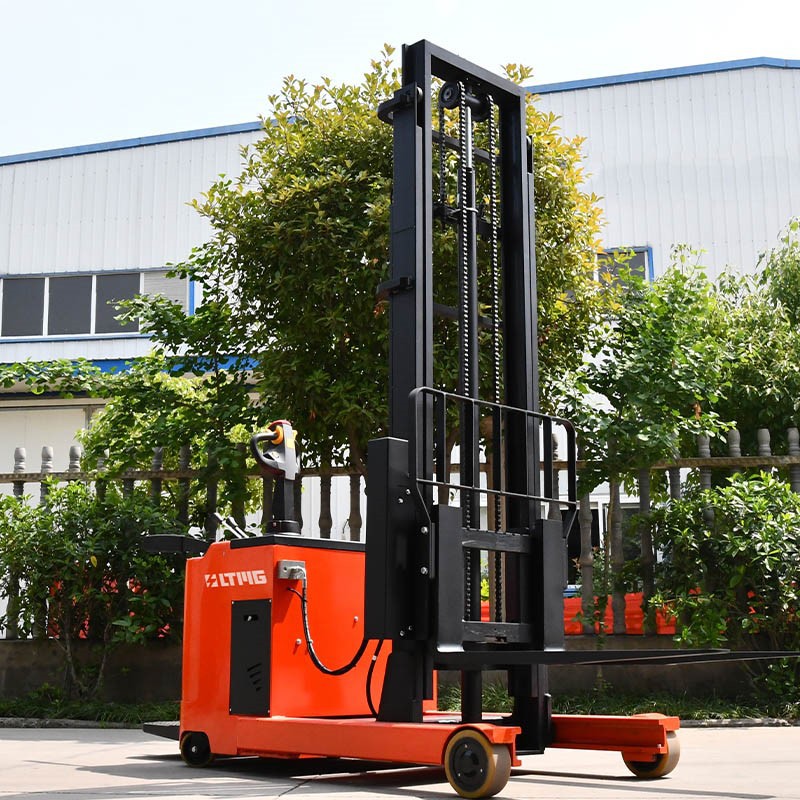 narrow aisle reach truck