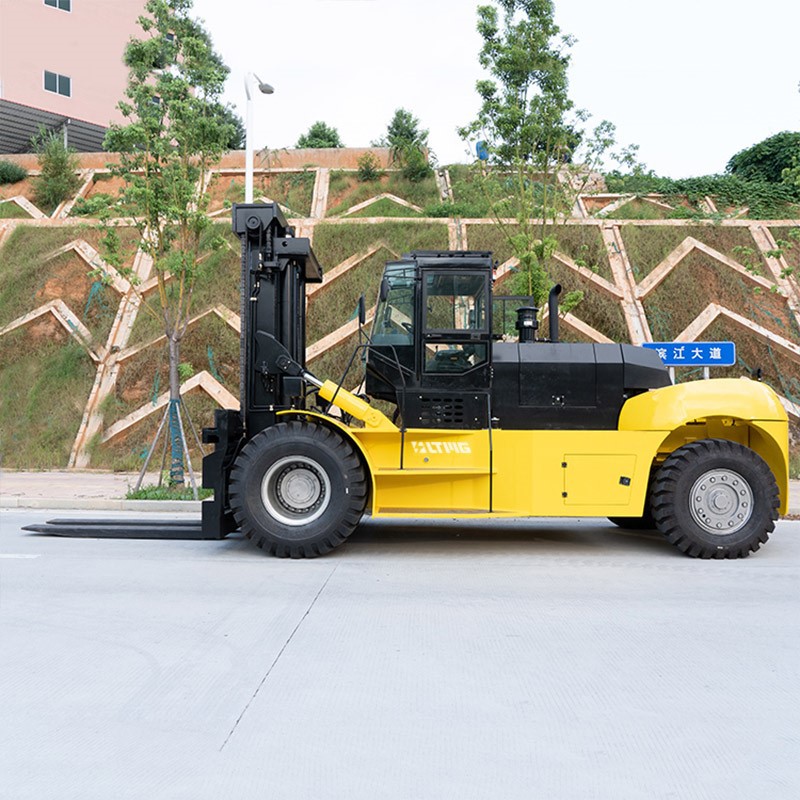 outdoor forklift 2