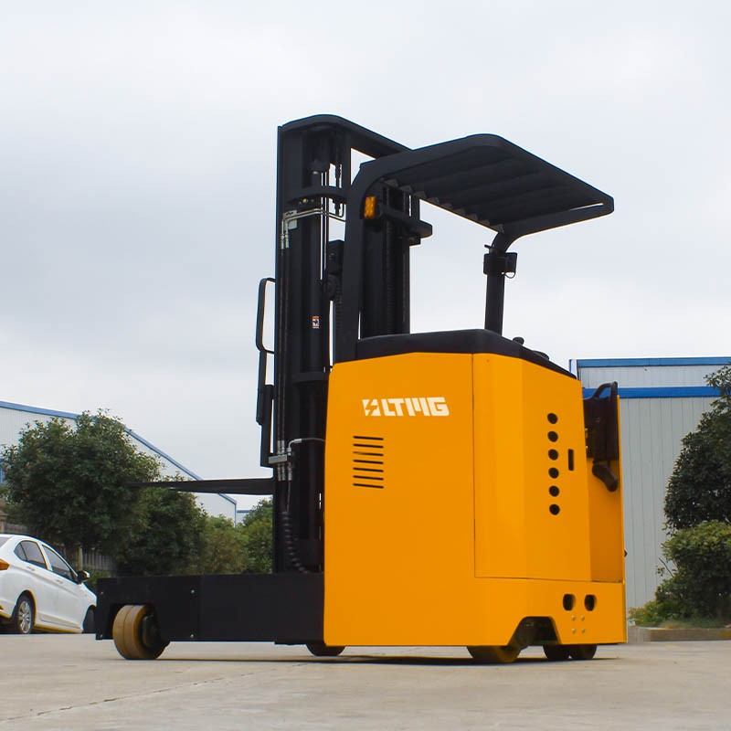 4-Directional Reach Truck