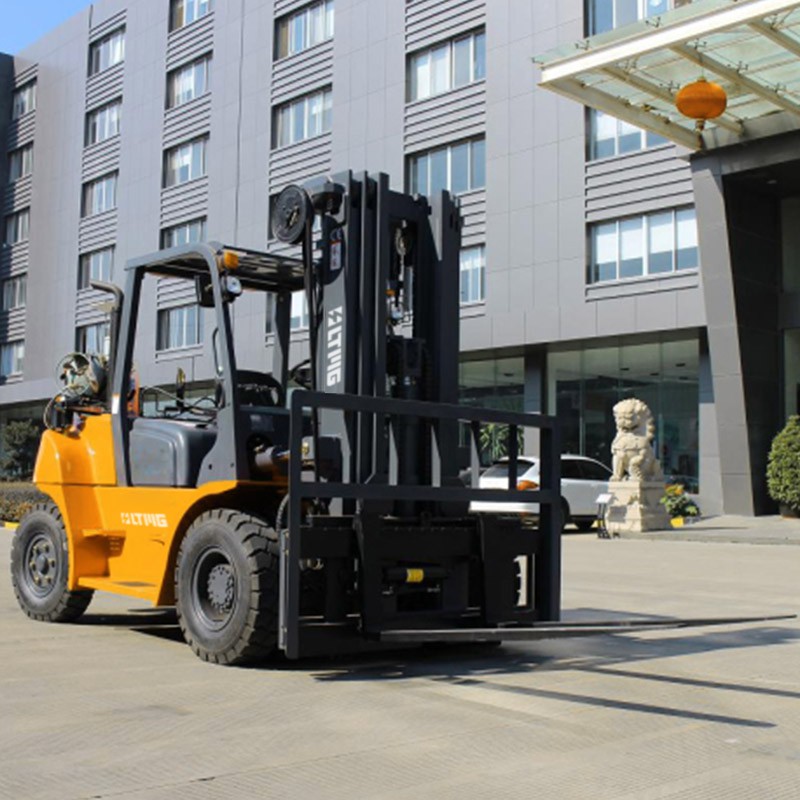 lpg forklift price