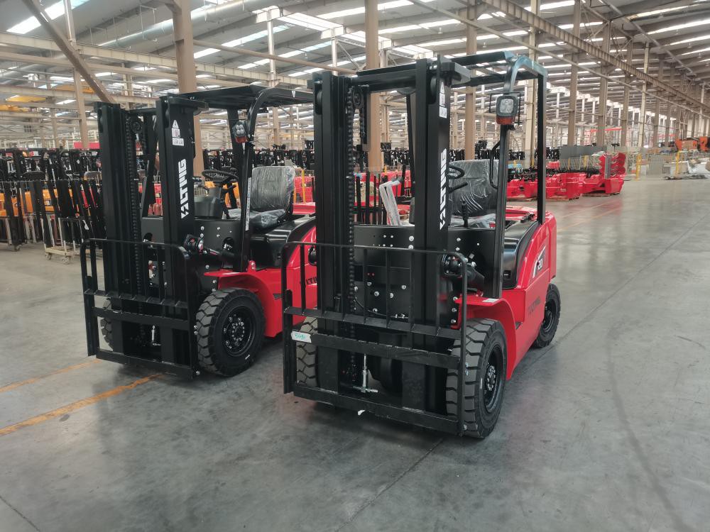 warehouse electric forklift