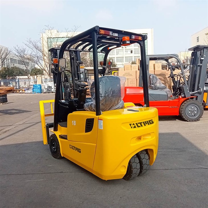 3 wheel sit down forklift