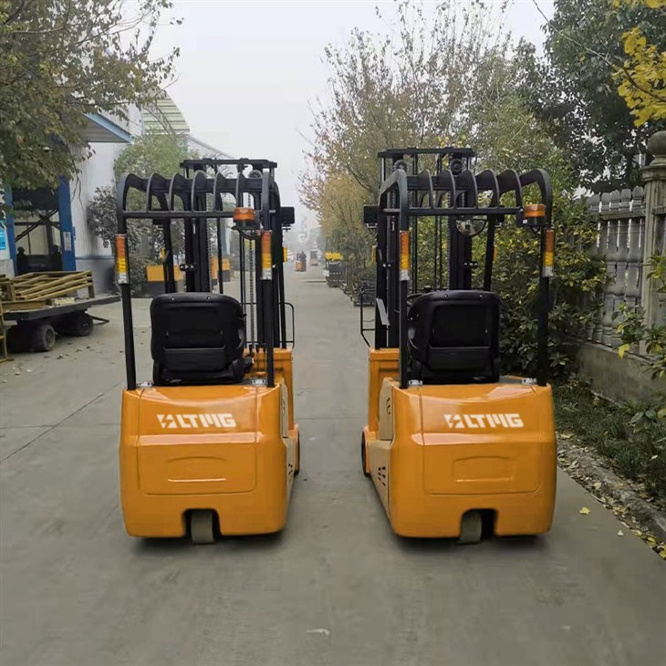 3 wheel battery forklift