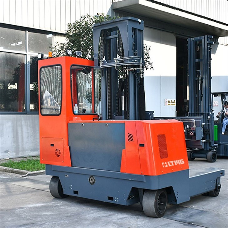 multidirectional forklift