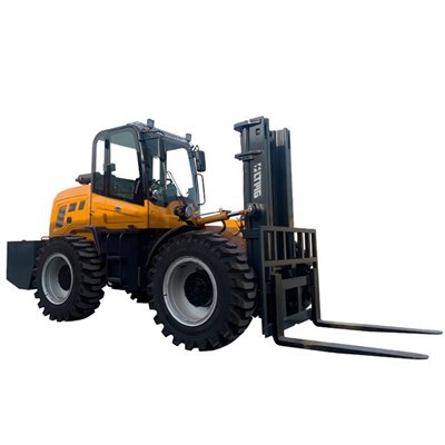 4WD Rough Terrain Forklift For Tough Condition Handling Works