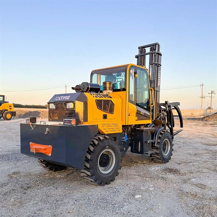 4WD Rough Terrain Forklift With Grapple