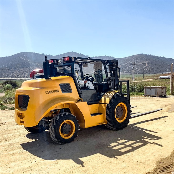 4 ton rough terrain forklift