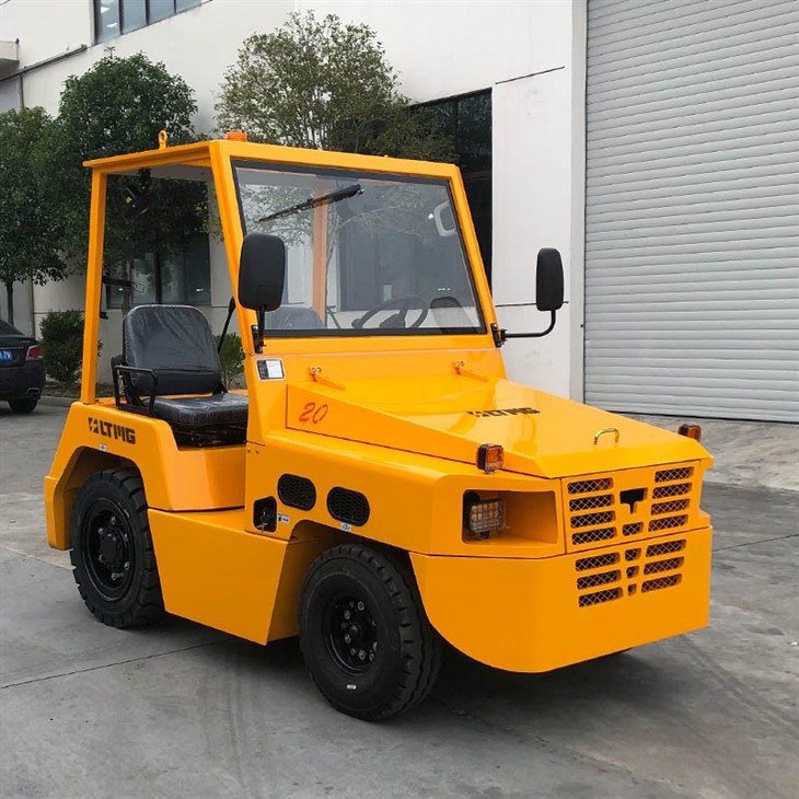 airport baggage tractor