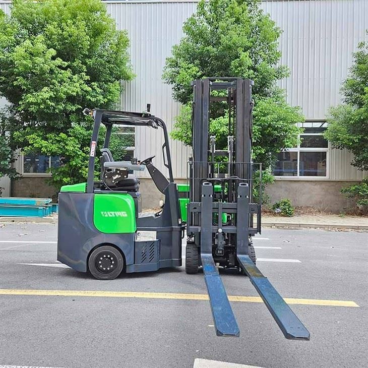 Compact Electric VNA Forklift With Telescopic Fork