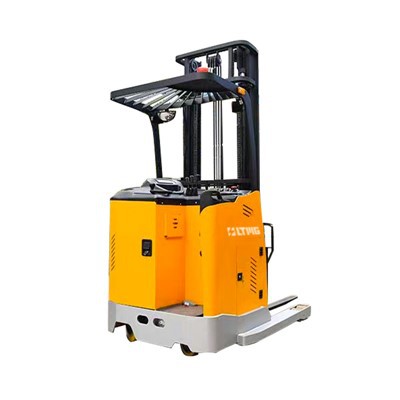 Electric Reach Forklift