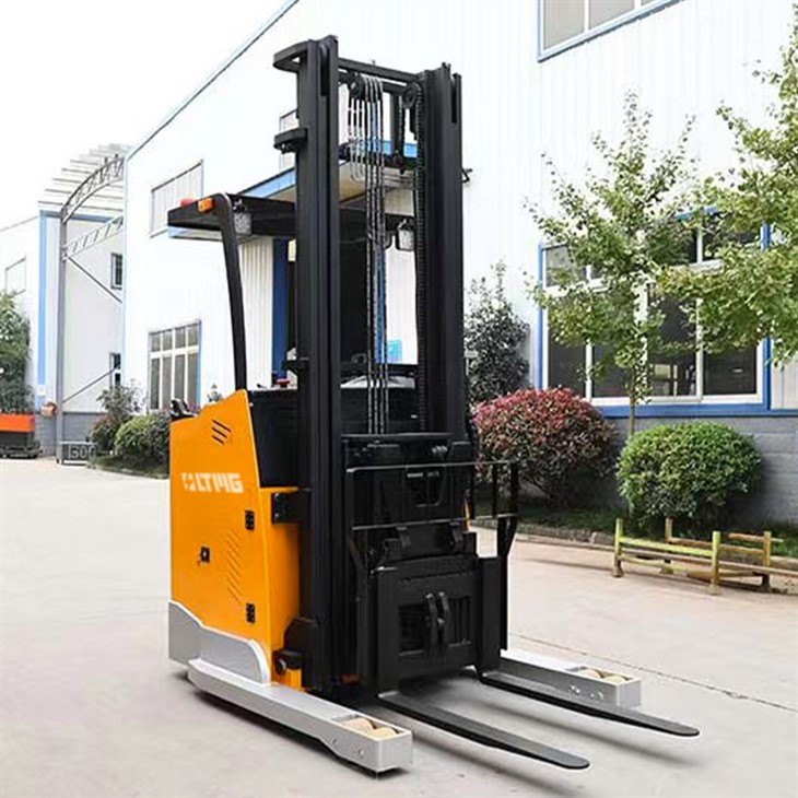 electric reach truck