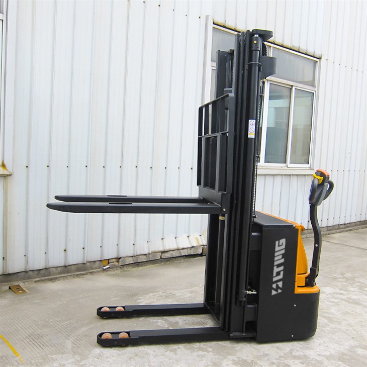 1.5 ton  electric pallet stacker