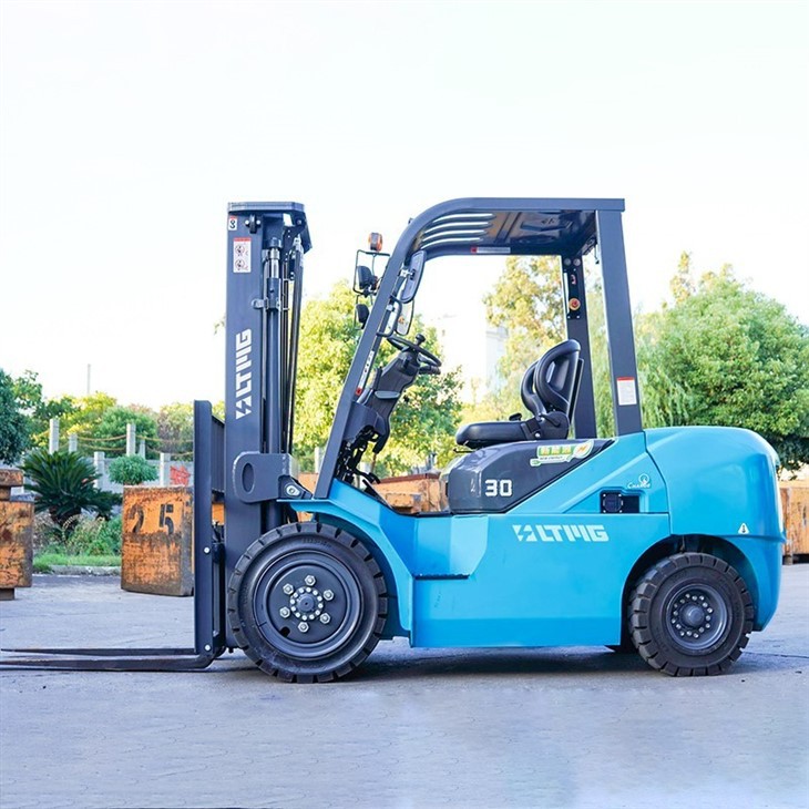 battery operated forklift