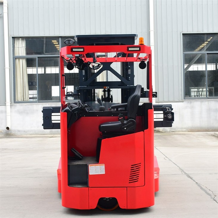 multi directional reach truck