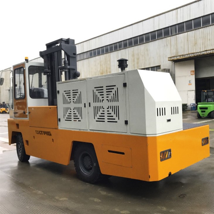 crown side loader forklift