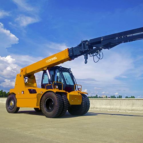 telescopic forklift