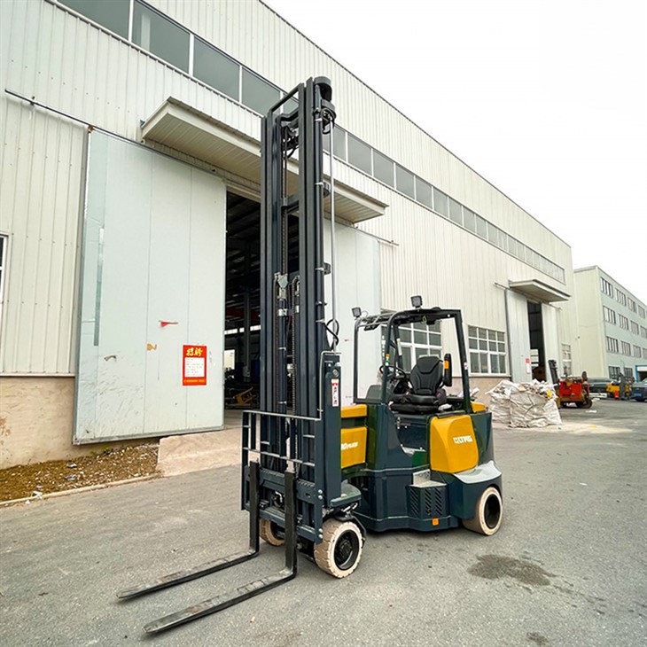 mast of VNA lift truck